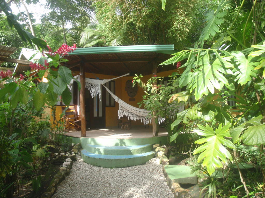 مال باييس Pachamama Tropical Garden Lodge الغرفة الصورة