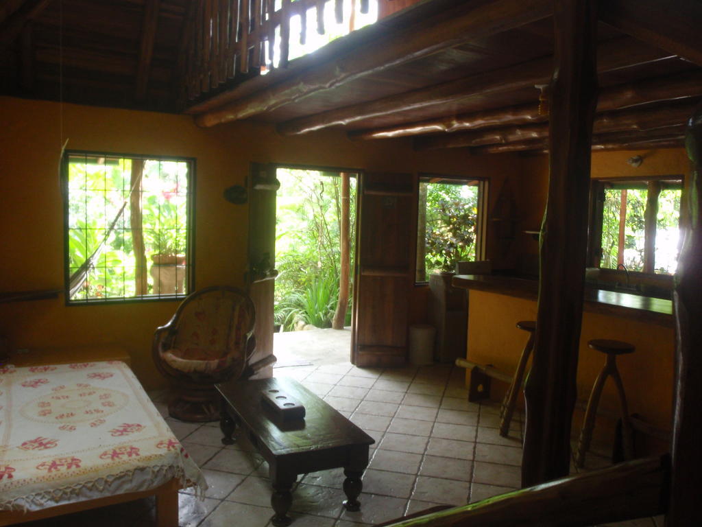 مال باييس Pachamama Tropical Garden Lodge الغرفة الصورة